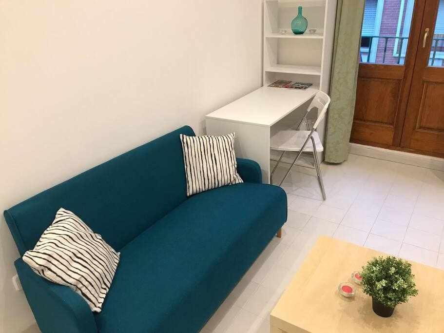 Un Genial Estudio En El Barrio Las Cortes Madrid Luaran gambar